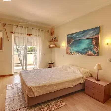 Vacation In 波尔蒂芒