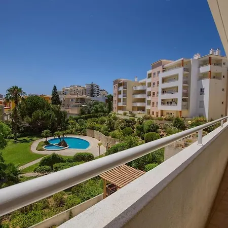 Vacation In 波尔蒂芒